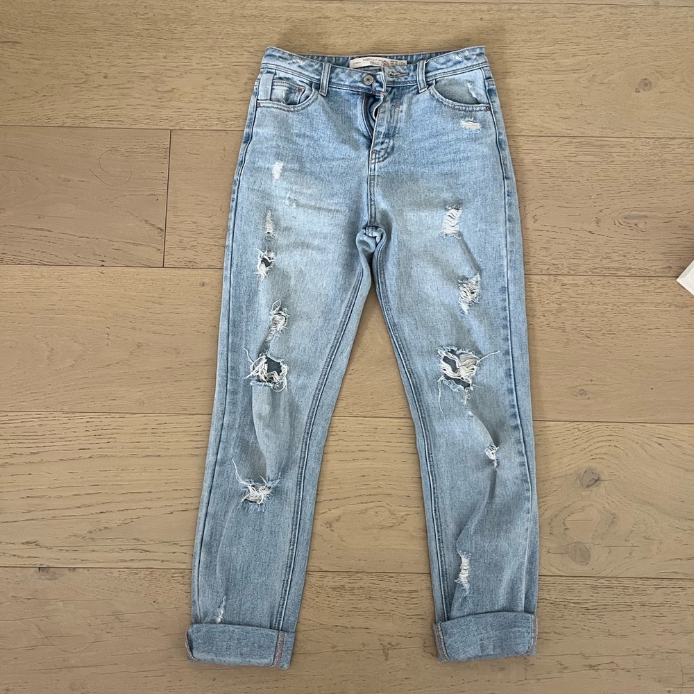 Distressed Mom/ Boyfriend Jeans